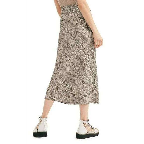 NWOT - Free People - Midi Satin Slip Skirt, Snake Skin Print Women's Size 0 - Picture 3 of 7